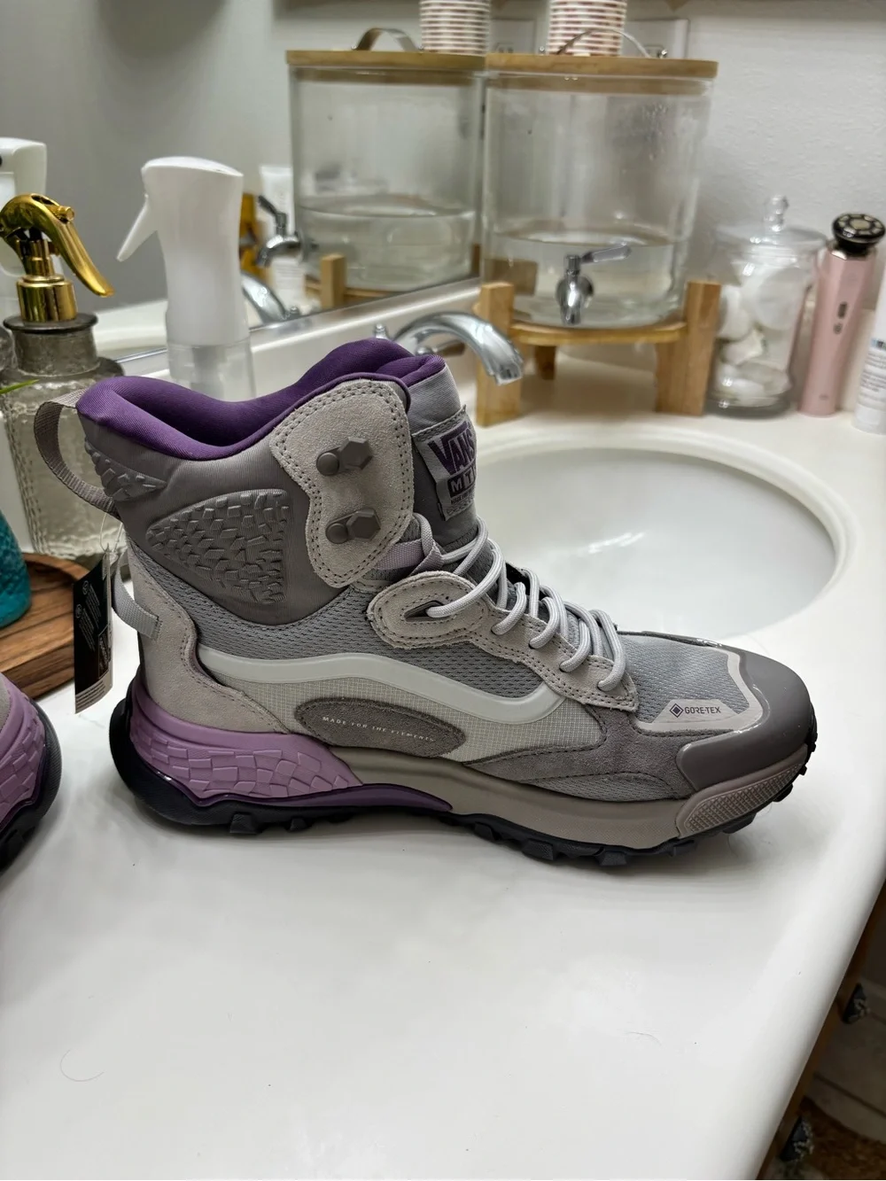 Vans GORE-TEX MTE Light Grey Purple Size 9.5 Men 11 Women’s New Trail Waterproof